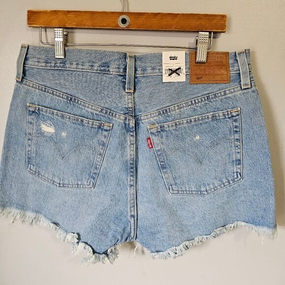 NWT LEVIS 501 HIGH RISE SHORTS SIZE 31 - Picture 15 of 16